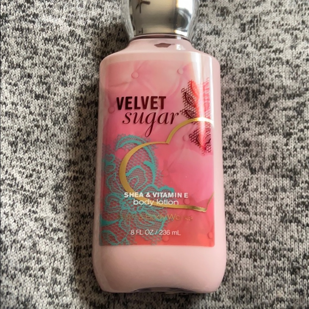 BATH AND BODY WORKS